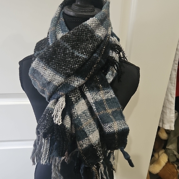 LOFT Accessories - LOFT Monochrome Textured Scarf